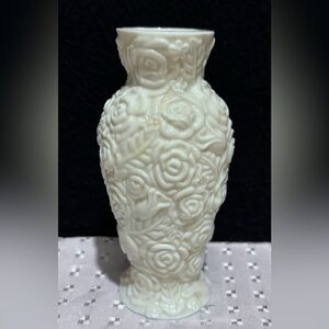 VTG ISCO International Silver Co White Floral Rose Bud Porcelain China Vase 5"